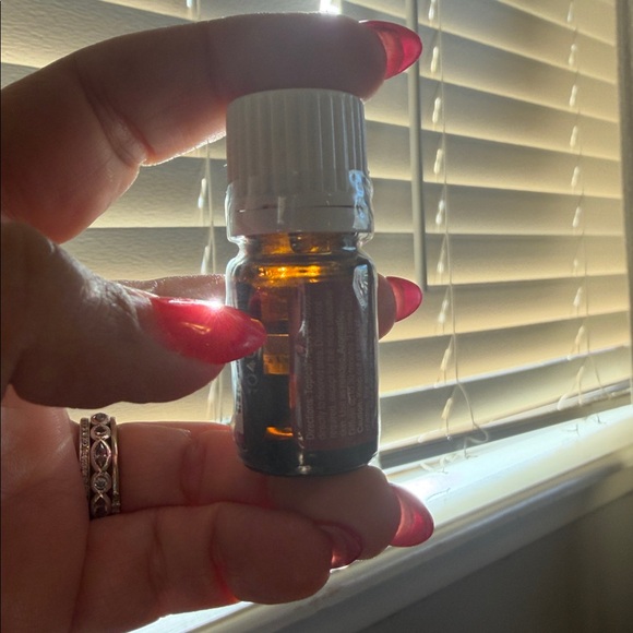 Young Living 5ml Tea Tree Essential Oil - Picture 2 of 2